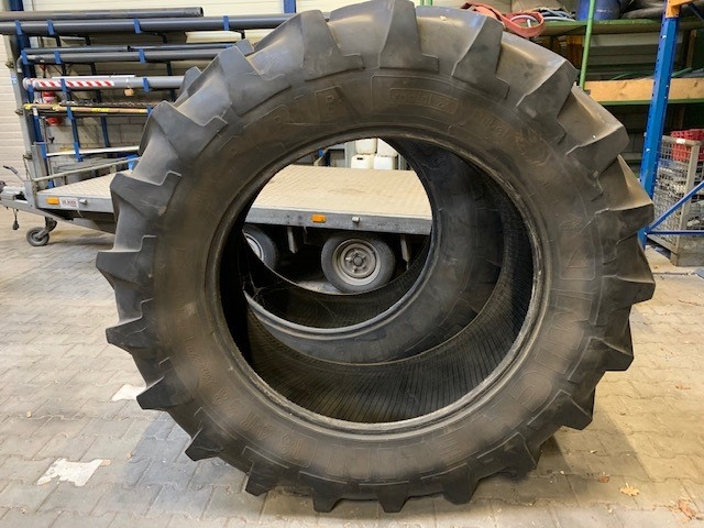 Michelin 18.4R38 2-3-21 1.jpg